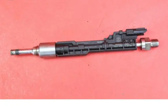 BMW 5 F10 F11 Fuel injector 0261500172