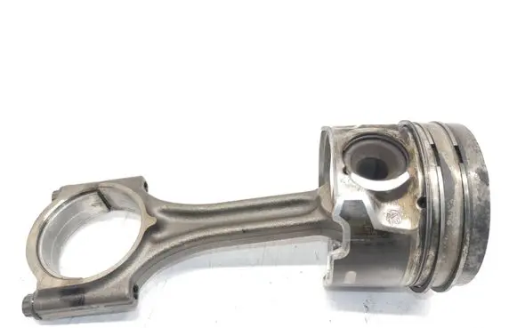 Peugeot 308 Piston with connecting rod 9807260380 1629031680 1629032180