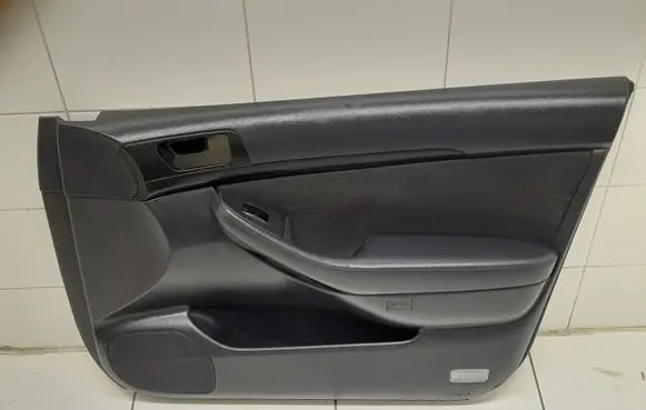 Toyota Avensis T250 Front door card panel trim 581T522