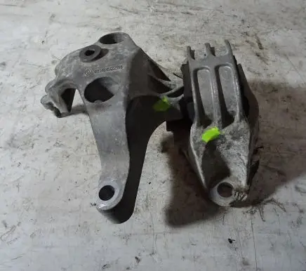 Dacia Sandero Engine mount vacuum valve 112849221R