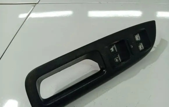 Skoda Octavia Mk2 (1Z) Electric window control switch 1Z0959850A