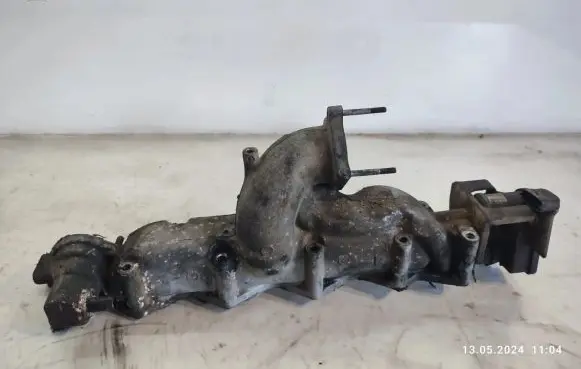 KIA Carens II Intake manifold