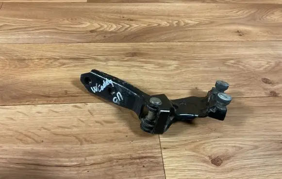 Volkswagen Caddy Sliding door middle roller runner 2K0843336A 2108E