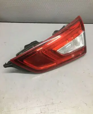 Nissan Qashqai Tailgate rear/tail lights 265504EA5A 265504EA5B