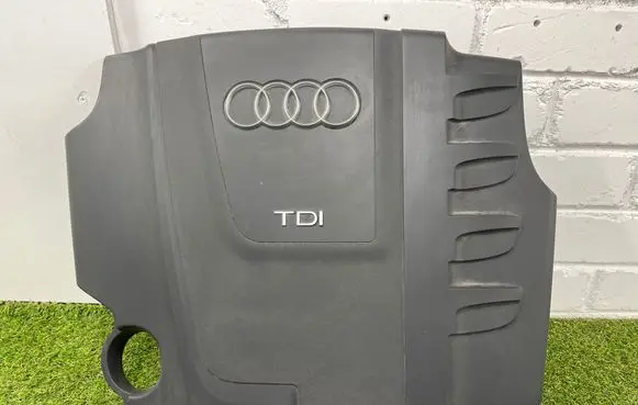 Audi A5 8T 8F Engine cover (trim) 03l103925