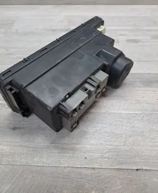 Mercedes-Benz E W211 Central locking vacuum pump 2108001048 00782821