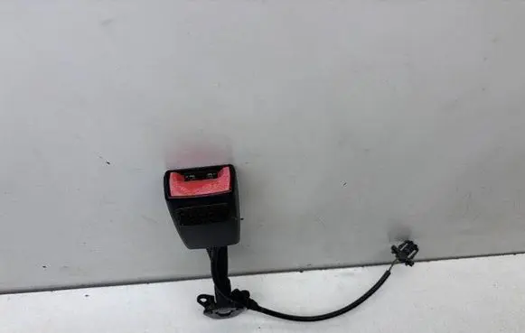 Audi A6 S6 C6 4F Front seatbelt buckle 8E0857755Q