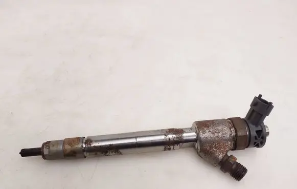 Fuel injector