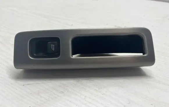 Volvo V50 Electric window control switch 8663819