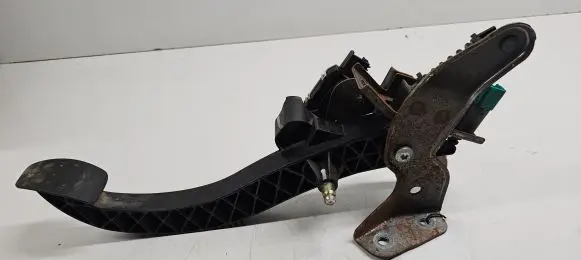 Renault Scenic II - Grand scenic II Clutch pedal 8200155995D