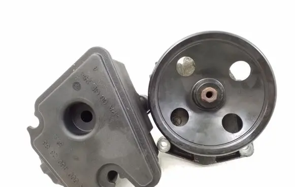 Mercedes-Benz SL R230 Power steering pump A0054664001
