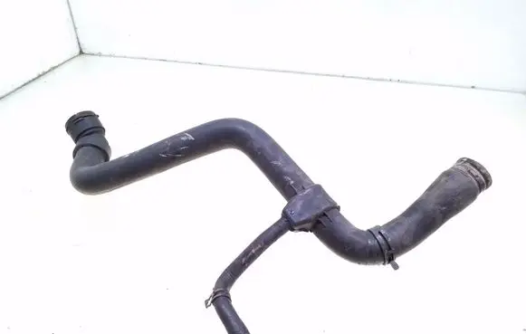 Volkswagen PASSAT B5 Engine coolant pipe/hose 4B0121101E