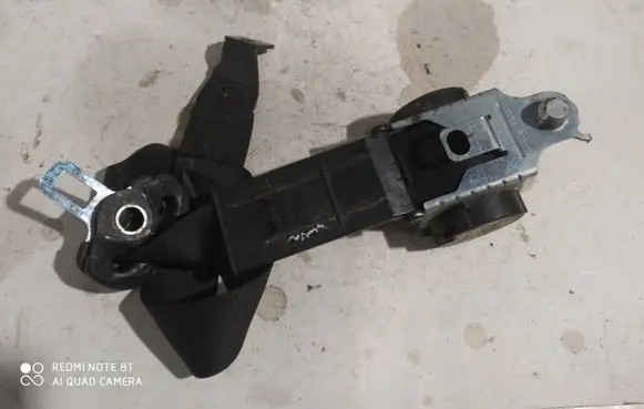 Opel Vectra B Front seatbelt 24433921 040244 561044500