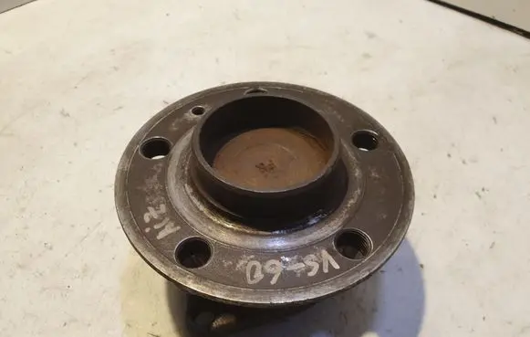 Volvo S60 Rear wheel hub