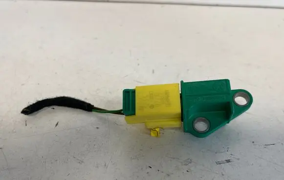 Audi Q7 4L Airbag deployment crash/impact sensor 8K0973323S