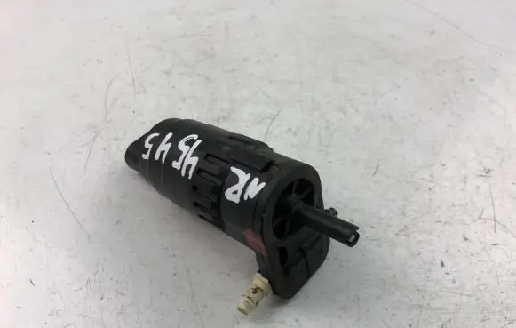 Volkswagen PASSAT B6 Windscreen/windshield washer pump 1K6955651