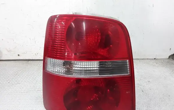Volkswagen Touran I Rear/tail lights 1T0945111B