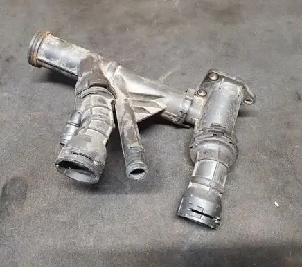 Skoda Octavia Mk3 (5E) Engine coolant pipe/hose 04L121026F 04L121071E