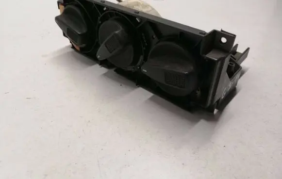 Volkswagen Golf III Climate control unit 1H0819045C 1H0820045C