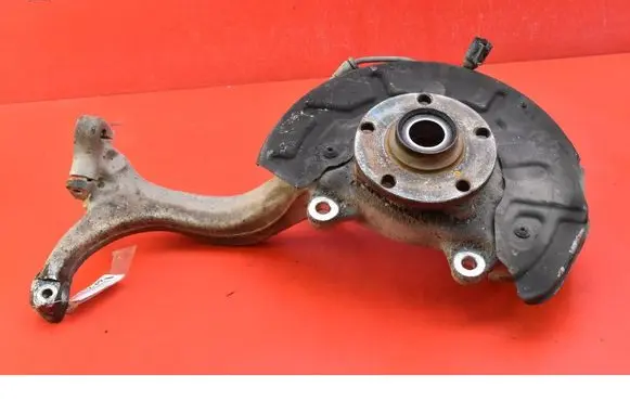 Front wheel hub spindle knuckle
