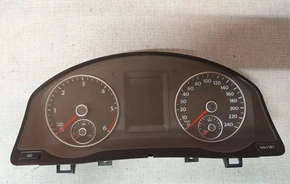 Volkswagen Golf Plus Speedometer (instrument cluster) 5M0920870C 0973927718 VD104802