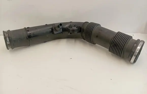 Volvo XC60 Air intake duct part 31657341