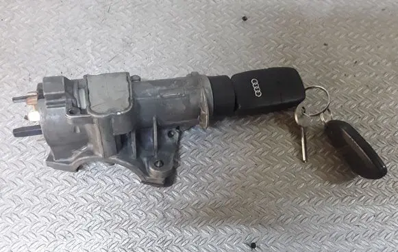 Audi A6 S6 C5 4B Ignition lock 4B0905851C