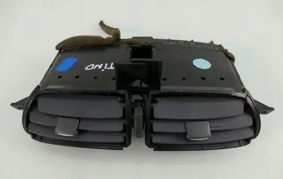 Nissan Almera Tino Dash center air vent grill