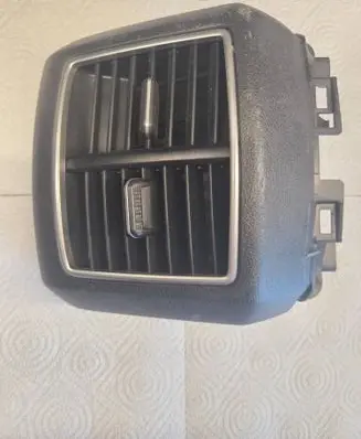 KIA Sportage Rear air vent grill 846R1R2050WK 12122023 464513