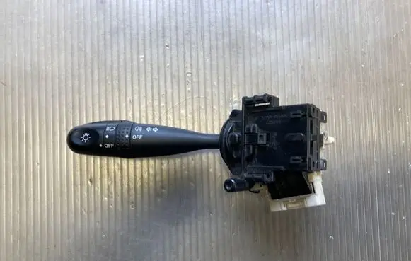 Suzuki Grand Vitara II Indicator stalk 173744
