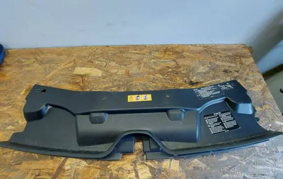 Mercedes-Benz Vito Viano W447 Engine bonnet/hood lock trim molding 4478850236
