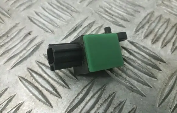 Volkswagen PASSAT B7 Airbag deployment crash/impact sensor 5N0959351B