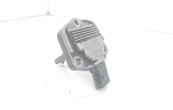 Volkswagen PASSAT B5 Oil level sensor 1J0907660B