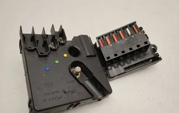 Mercedes-Benz E W211 Fuse module A2115461241