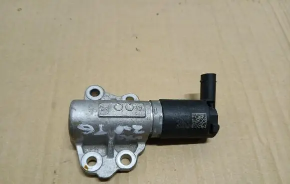 Volvo S90, V90 Camshaft vanos timing valve 31480440