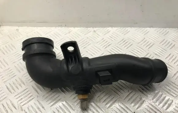 Toyota Avensis T270 Intercooler hose/pipe 173620R030 8942460010