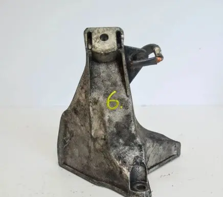 Audi A6 S6 C5 4B Engine mounting bracket 8D019308AG