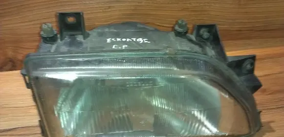 Ford Escort Headlight/headlamp d92ag13005c2b
