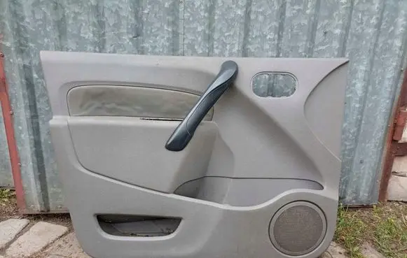 Renault Kangoo II Front door card panel trim