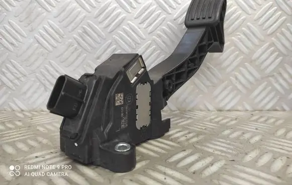 Toyota Yaris Accelerator throttle pedal 781100D120 78110-0D120 18923508890