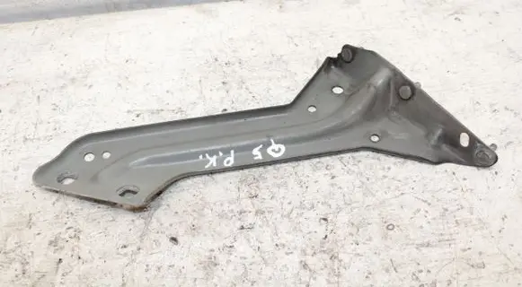 Audi Q5 SQ5 Fender mounting bracket 8R0821135