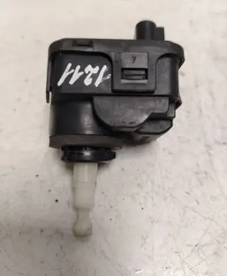 Headlight level adjustment motor