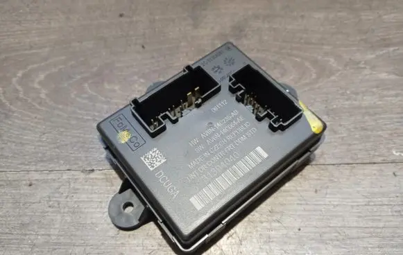 Volvo V40 Door control unit/module 31394040