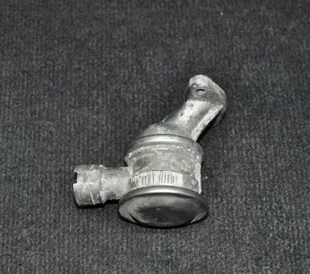 BMW 7 E65 E66 EGR valve 72823801