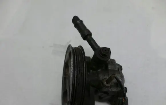 Mitsubishi Colt Power steering pump