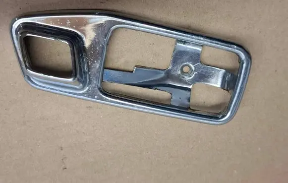 Mercedes-Benz W123 Front door handle cover 1167660211
