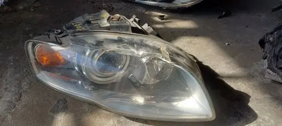Audi A4 S4 B7 8E 8H Headlight/headlamp 8E0941004AM 0301219272