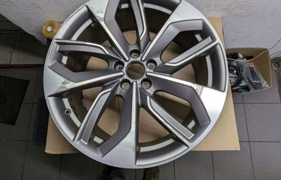 Audi e-tron R20 alloy rim 4KE601025