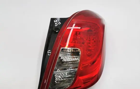 Opel Mokka Rear/tail lights E1313565