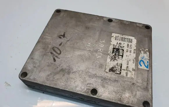 Toyota Yaris Engine control unit/module 8966602120